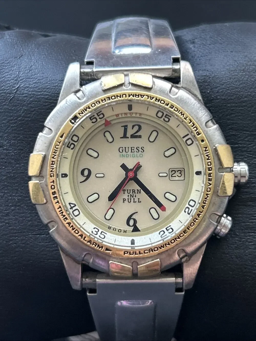 Vintage Guess Indiglo Turn ‘N Pull Mens Watch